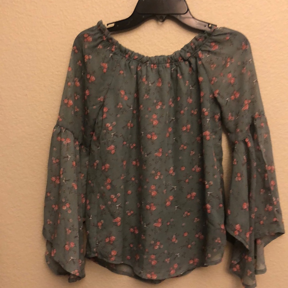 Girls off shoulder flowy top